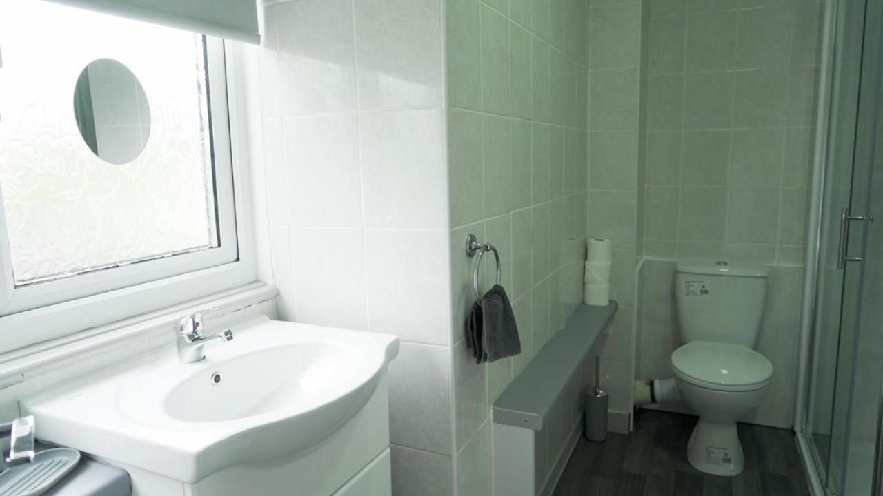 Villa Jewel Of Barking London Extérieur photo