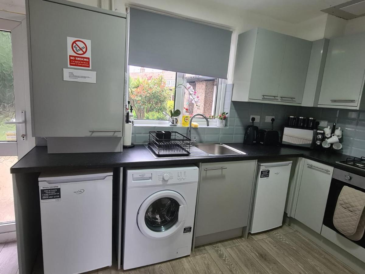 Villa Jewel Of Barking London Extérieur photo